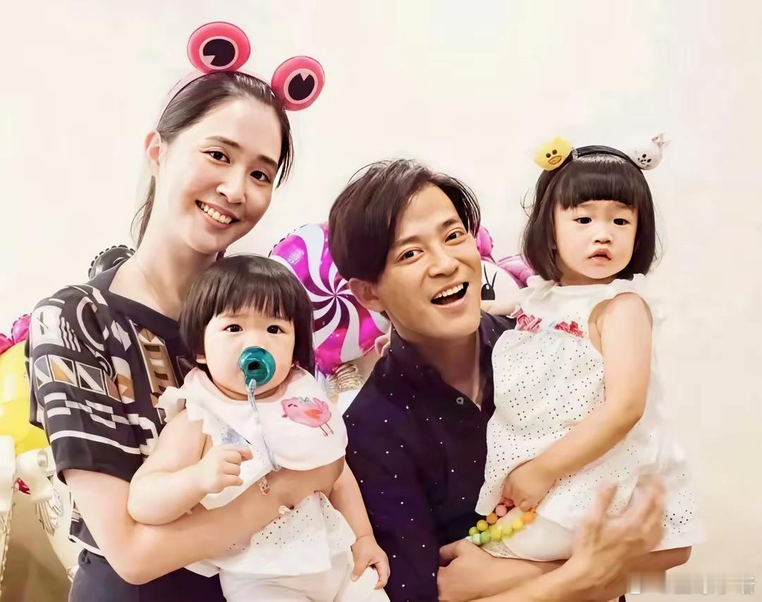 陈晓东参加大女儿毕业典礼，11岁朵朵身材高挑，长相不如爸妈好看​​​