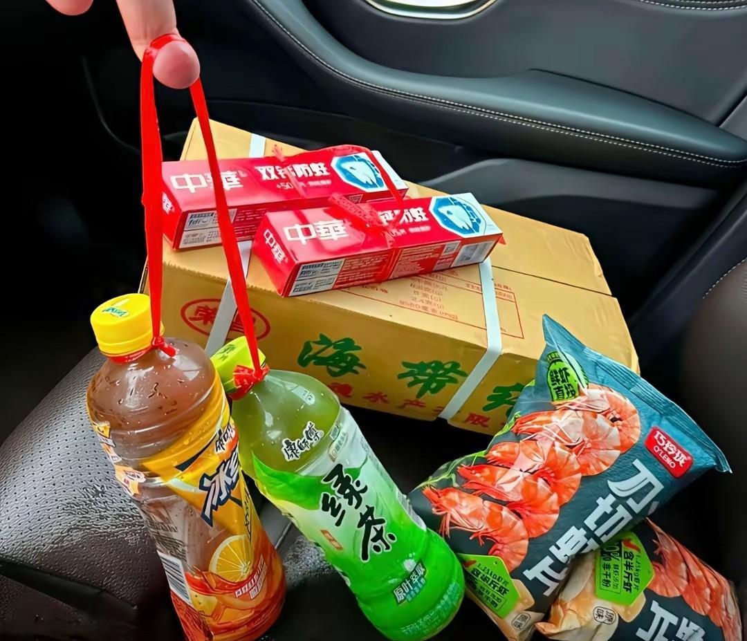 海鲜，中华，红茶，鲜虾，这一套东西去老丈人家，能先动筷了吧。