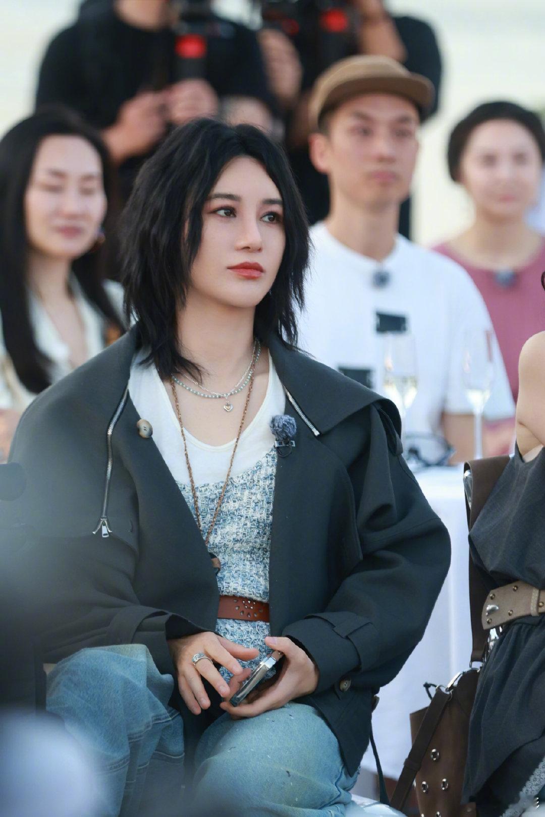 尚雯婕尚雯婕催李佳琦考驾照救命！李佳琦赵昭仪张予曦居然凑不出一本驾照