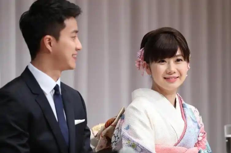离婚4年，福原爱再婚并在今年4月份迎来第三胎，而她的现任丈夫正是当年出轨
