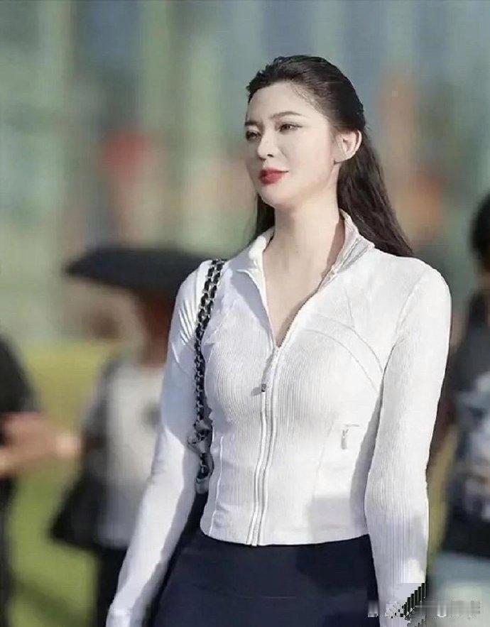 王思聪追了6年都没追上杜芊逸，这人魅力确实不一般！