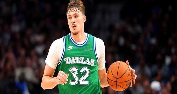 18岁砍42分，NBA历史第一，库珀·弗拉格把勒布朗的纪录撕了个洞。独行侠