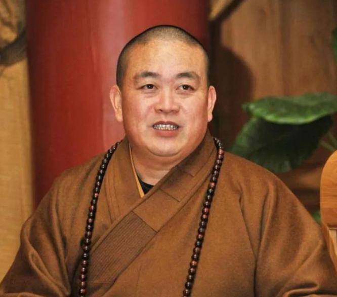 CEO方丈栽了！连人带窝被端走了释永信被抓进去，早就有迹可循。身边人接