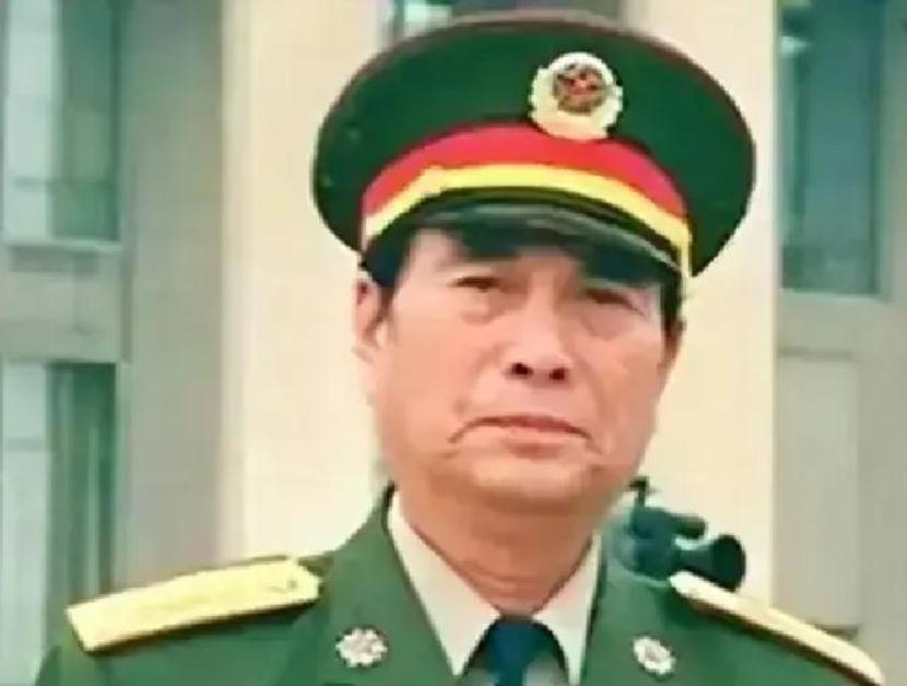 1996年，张万年在山西视察，在饭桌上，一位干部喝了酒，笑着讲了件“怪事”：几年