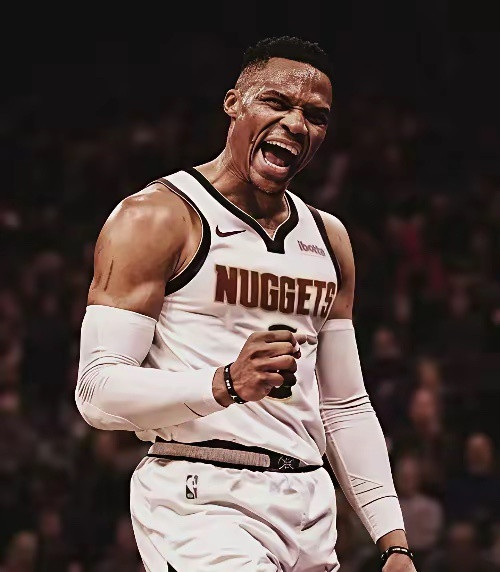 别说约基奇追三双多快多猛。这赛季他追不上了。不是国王队摆烂，拴住了威少手脚，他能