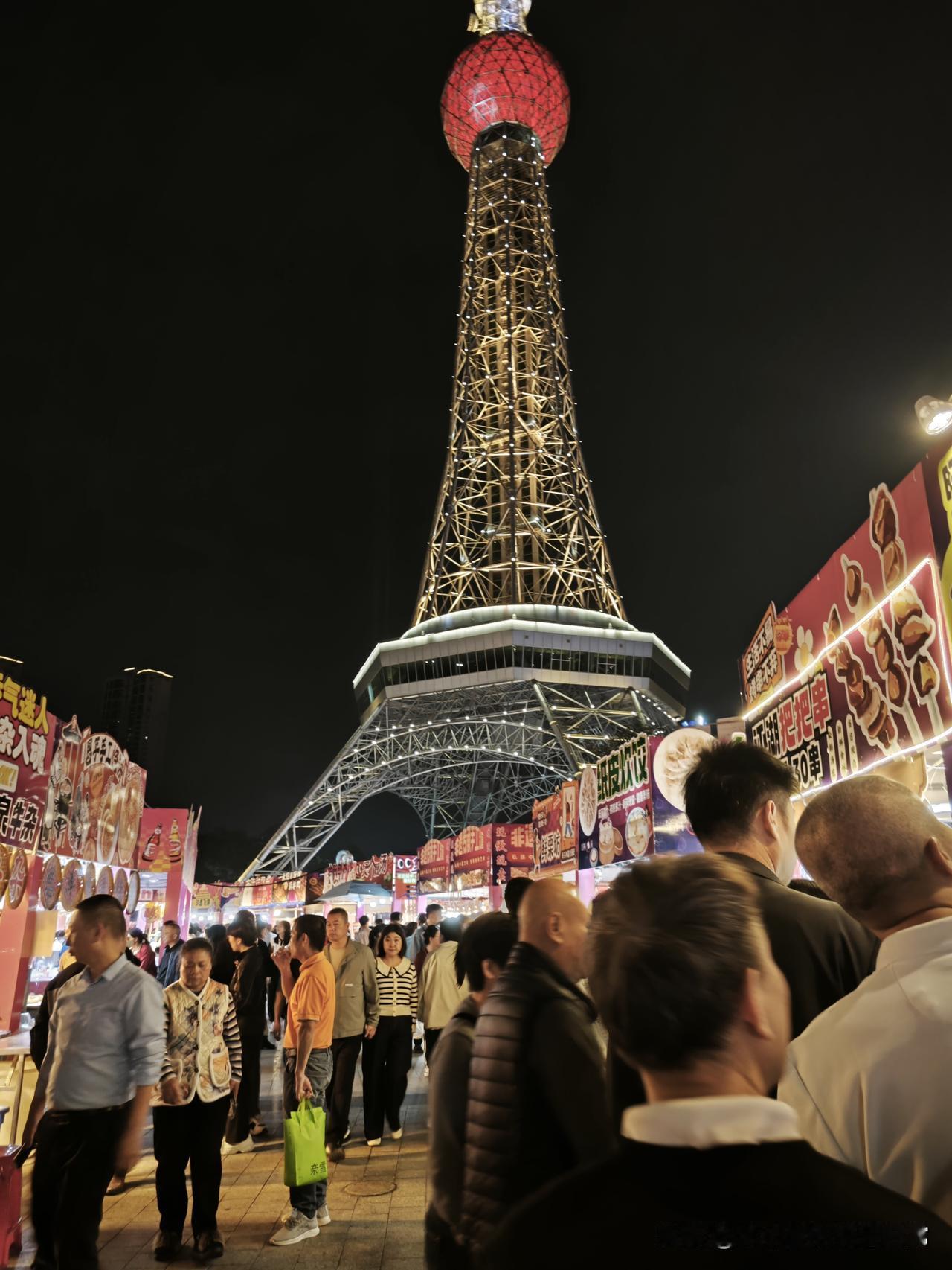 佛山美食节挤到跳闸！牛肉丸锅里的大骨头竟成“常驻嘉宾”？佛山美食节现场火到