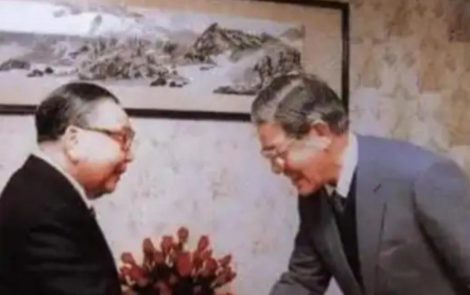 1988年，蒋经国病逝，按他的威望和实力，完全可以把台湾交给儿子，55岁的蒋孝文