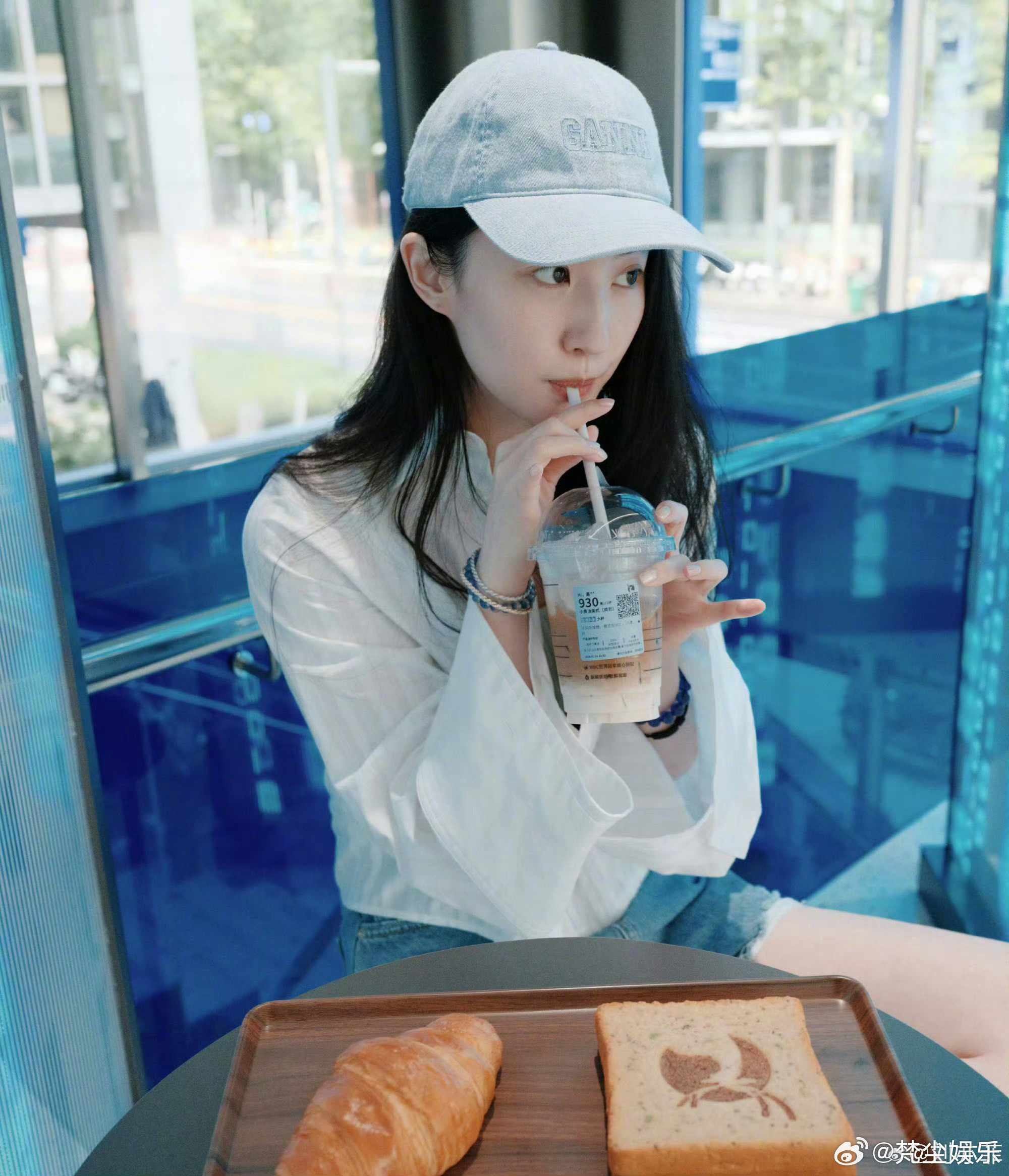 刘亦菲素颜女大内娱永远可以相信刘亦菲的素颜状态！无滤镜无妆造的原生脸干净又通透，