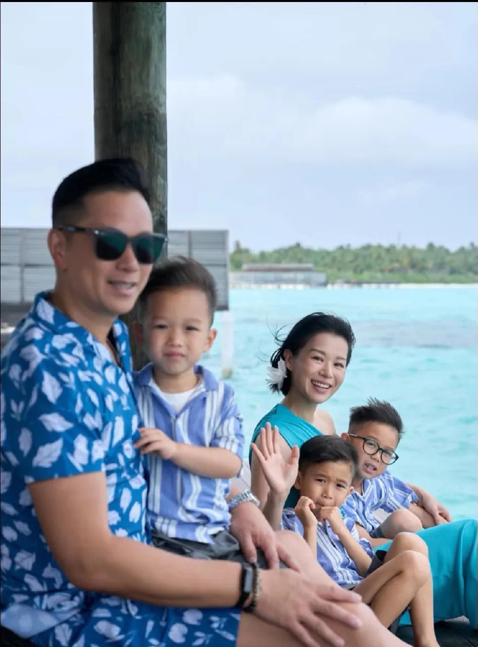 有人说，真想不明白胡杏儿。明明有钱有颜，可以独美一辈子了，为什么要捆在一个大拥抱