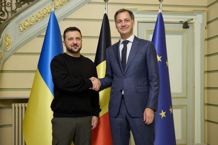 2300亿天价索赔！俄罗斯这招太绝，欧洲彻底骑虎难下家人们！俄罗斯这波反杀