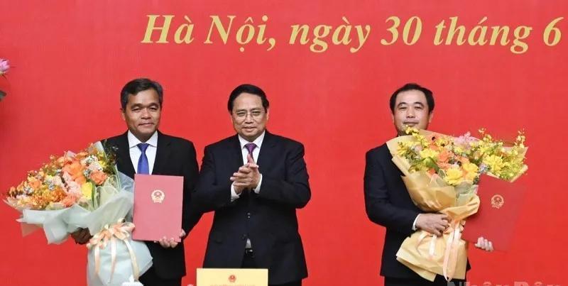 算是提拔了！范明政为两位省委书记颁发副部长级任命书在越南，“封疆大吏”的含金量