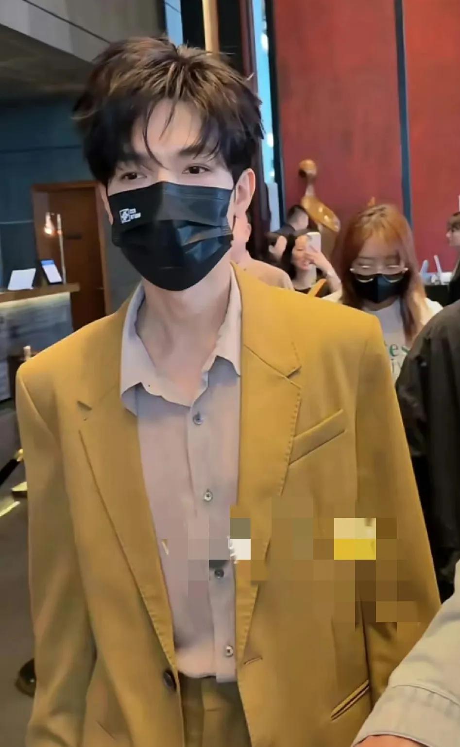 陈楚生参加歌手2025到底准备了多少套衣服？必须表扬一下他的造型师和服装师，可