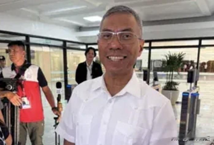 菲律宾总统府马拉卡南宫周五证实，总统小马科斯已重新启用了菲律宾国家警察总长尼古拉