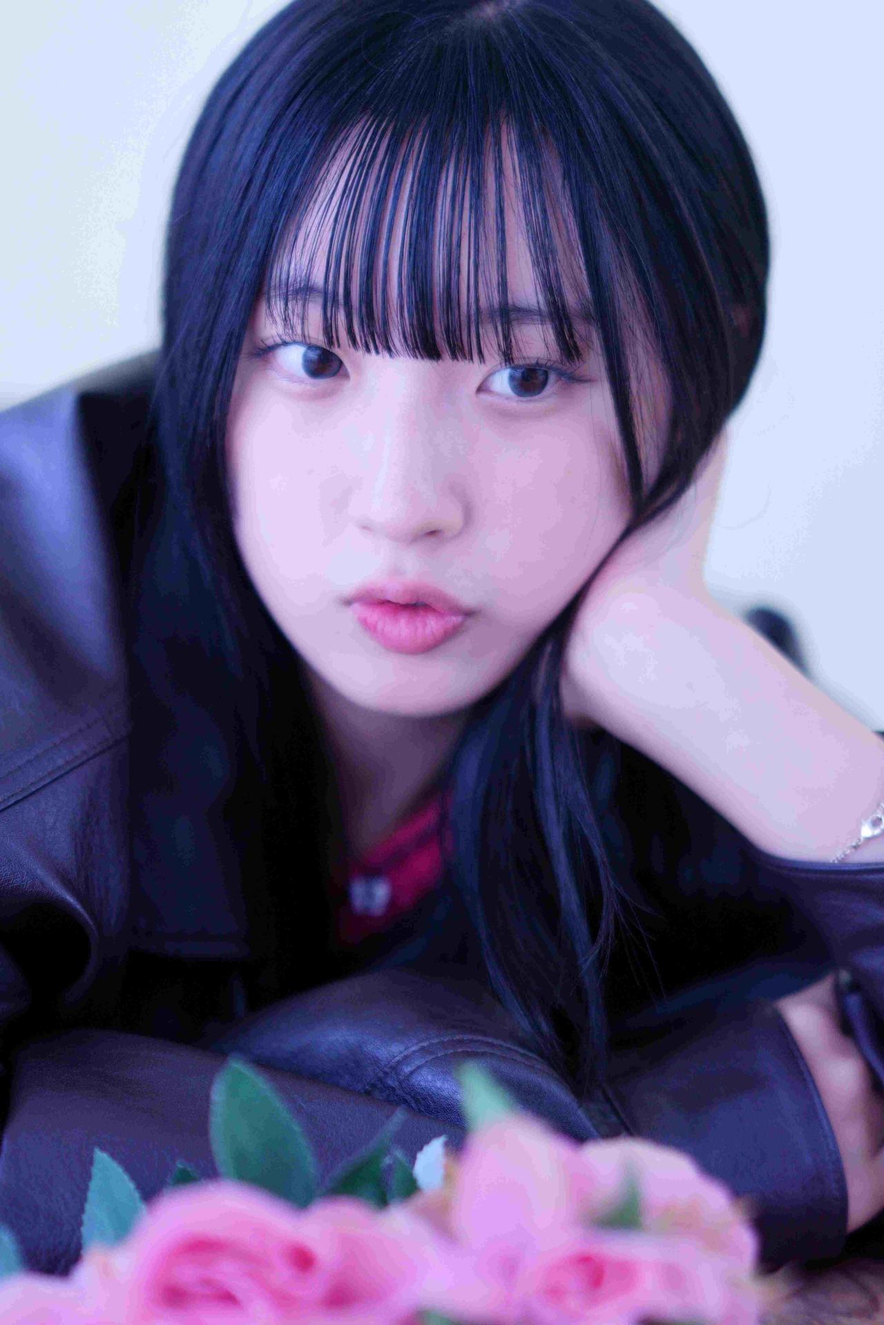 花落人独立，相思入梦来。