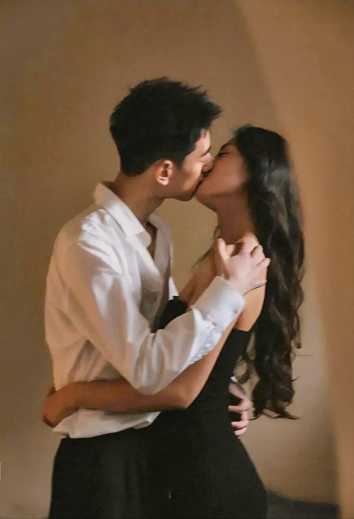 如何让婚姻越过越幸福吗？多去找证明伴侣爱你的小动作两个人生活这么多年，其
