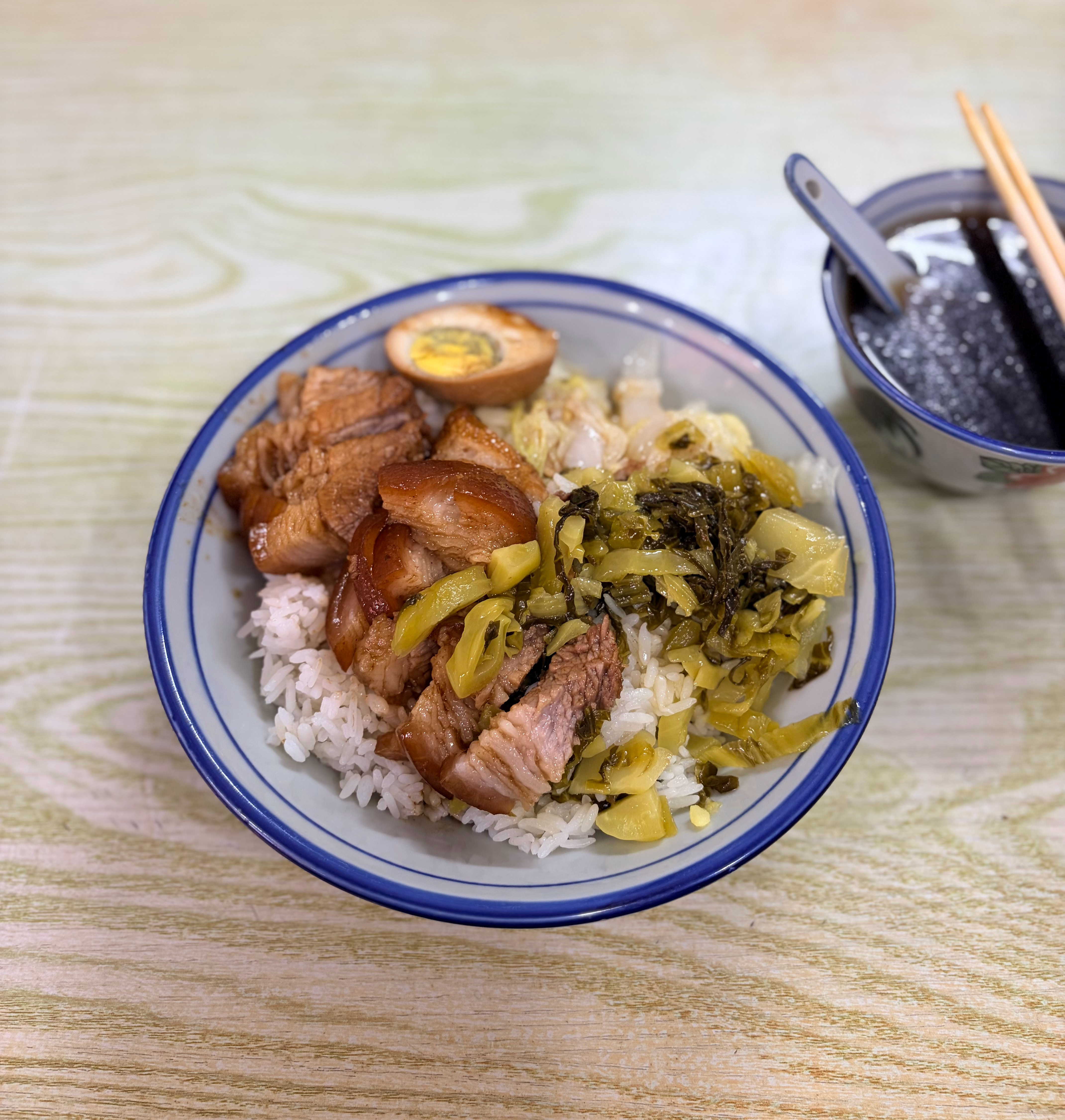 好久没吃过猪脚饭了，美味​​​