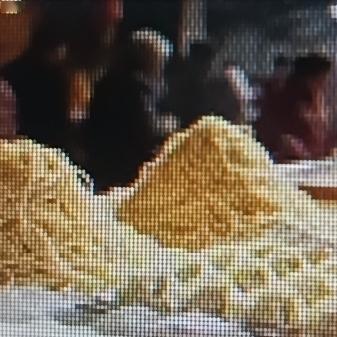 有些食物看似美味，实则暗藏“杀机”。像腌制咸菜，为了延长保质期，会加大量盐和防腐