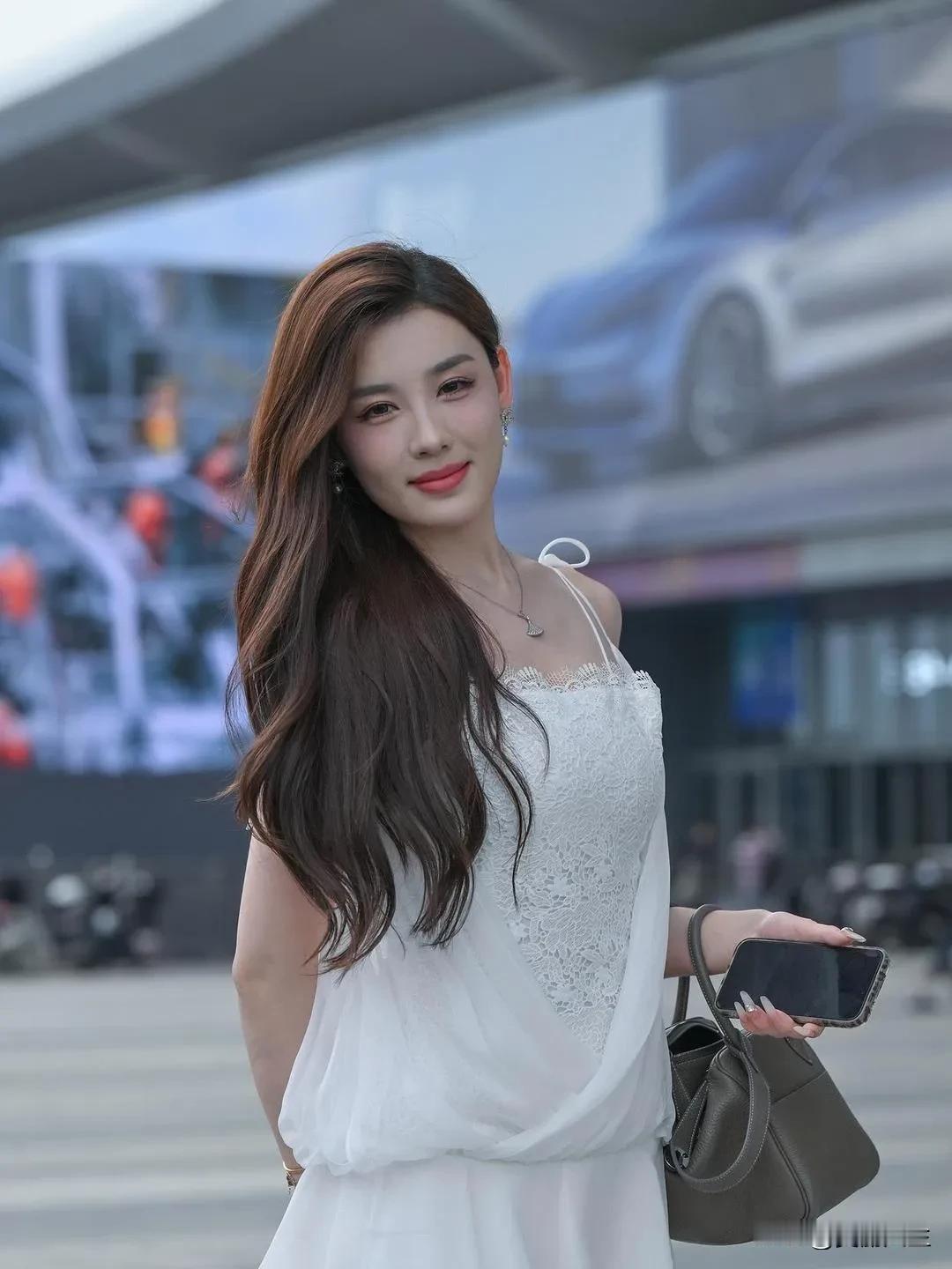 天空很蓝，阳光很暖，微风很甜，做一个内心阳光的人，既温暖了自己又温暖了他人[太阳