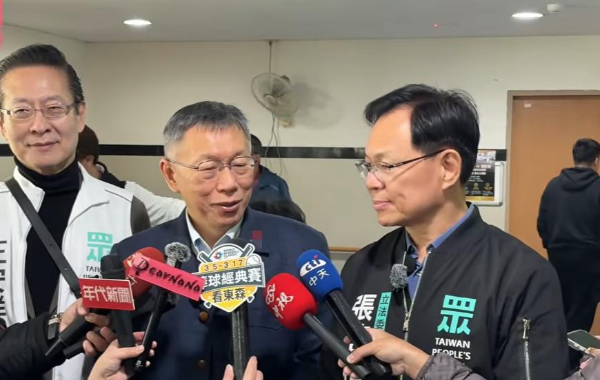 柯文哲：蓝白合就是比民调民众党前主席柯文哲今天（3日）上午赴嘉义市，为党籍立