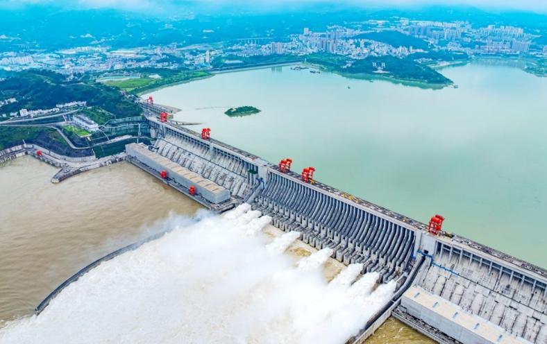 日本网友扬言炸三峡大坝：现代战争中的“嘴炮”与国力较量