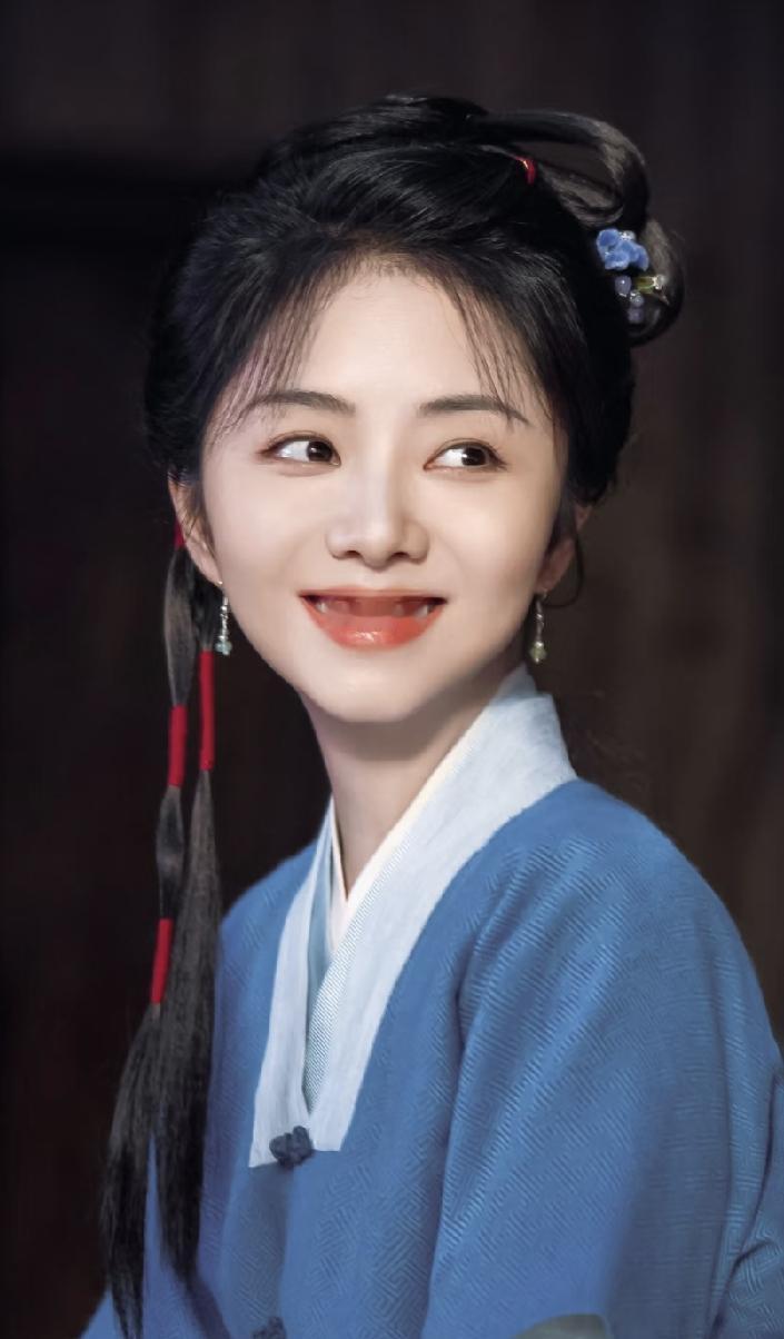 服了现在的网友了，35岁谭松韵演女主，又被说年龄大了。网友纷纷说：“说真的，松