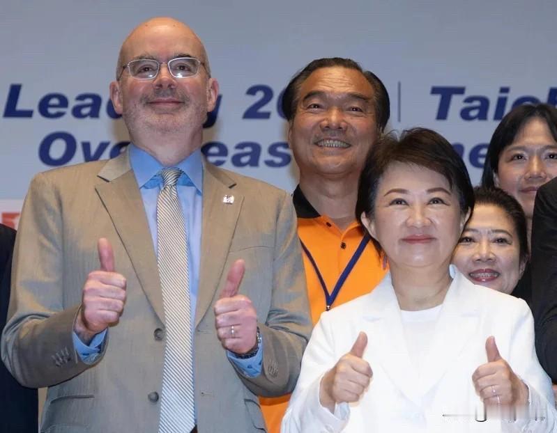 台美共办无人机论坛谷立言叫嚣：“让台湾成为无人机的蜂巢”台中市政府与美国在
