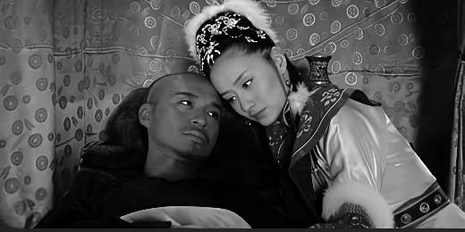 1608年，努尔哈赤将豆蔻年华的14岁女儿穆库什，嫁给了政敌布占泰。不久，穆