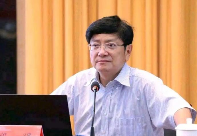 郑强教授一句话，戳中了14亿人最怕的事：“人工智能要是把劳动力废了，社会可能大乱