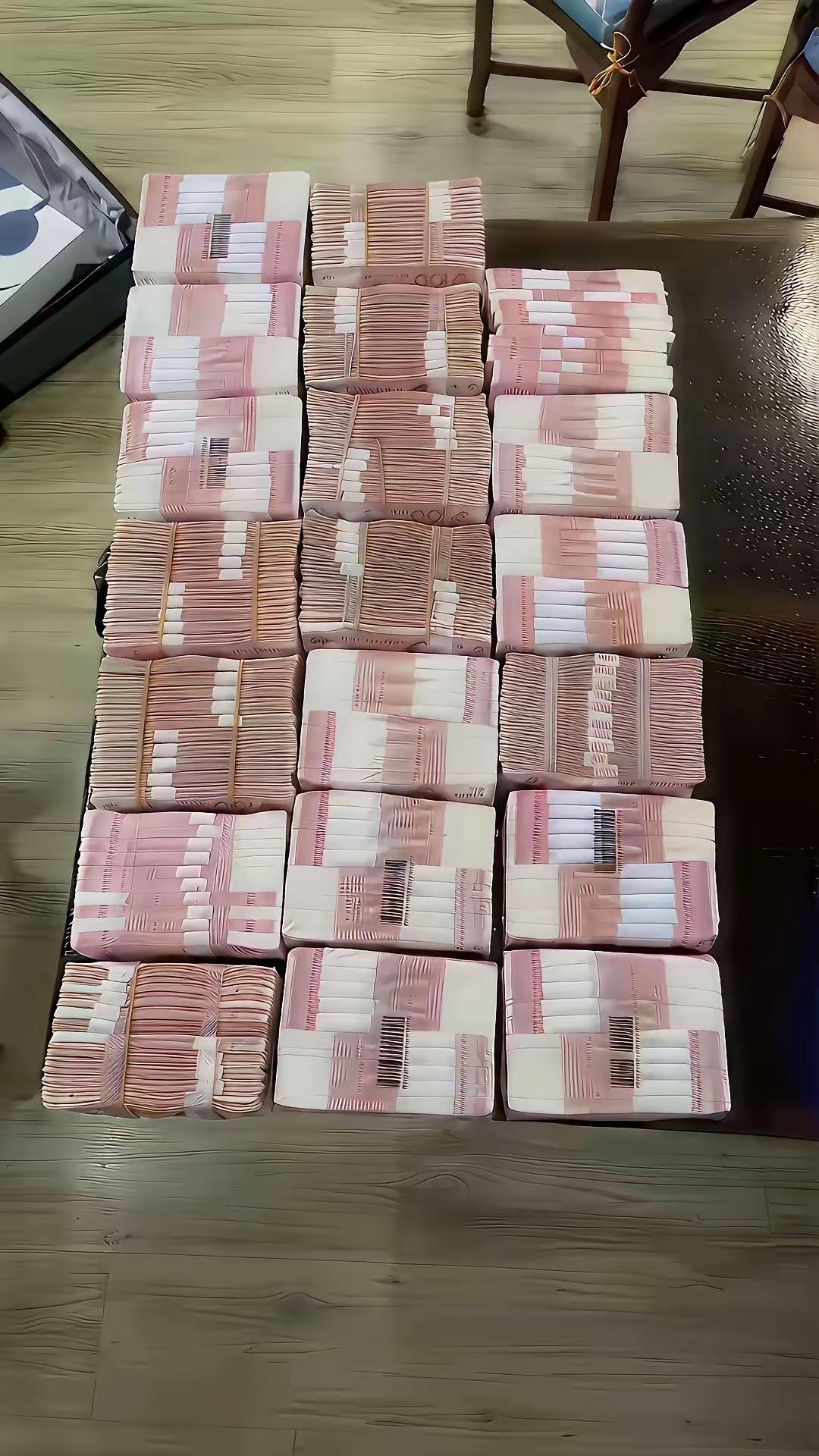 100万存款存着和取出差别还挺大。存着的话，能享受稳定利息收益。如果选择存单，安