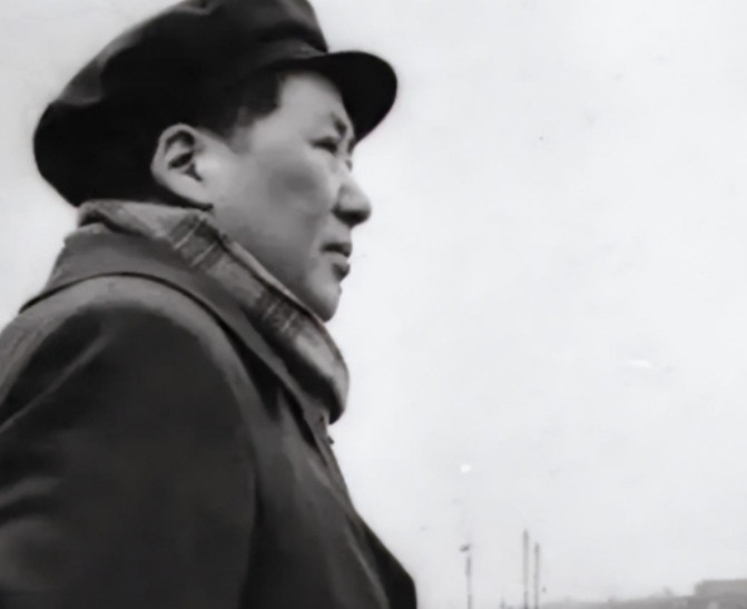 1951年，国民党旧人员妻子看望毛主席，刚一见面，主席突然问道：没给我带点东西？
