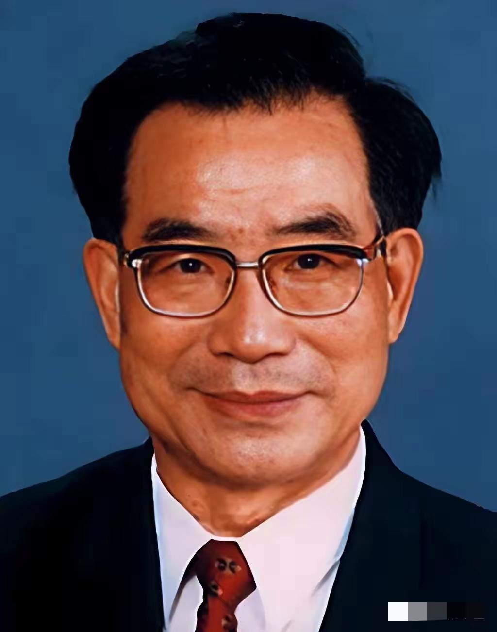 中国核反应堆及核电工程专家，中国科学院院士、俄罗斯工程院外籍院士，中国核工程公司