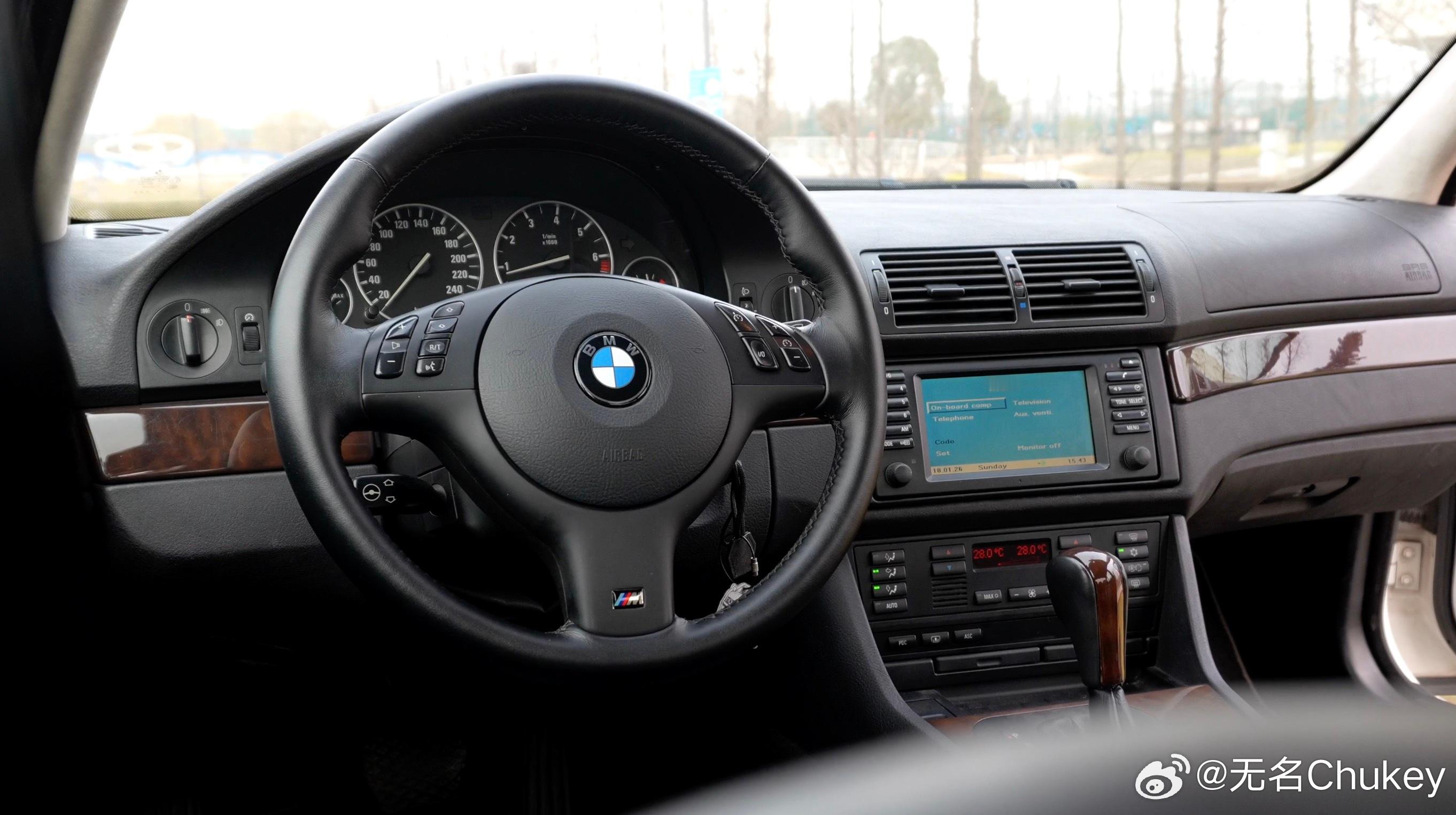 其实以前的宝马，我一直觉得是集豪华，运动，科技于一身的，比如E39这代宝马5系的