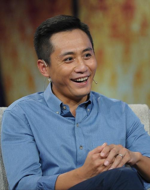 演员刘烨说，我老婆安娜是法国人，人家习惯跟咱们不一样，谈恋爱的时候，我去找她，结