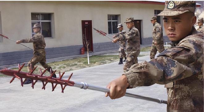 俄罗斯打出了一战水平，美利坚打出了二战水平，中国干脆回到了隋唐演义，三