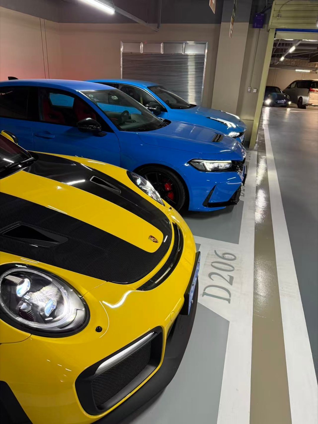 一个领克车友家里的其他车真是有钱没钱，都买领克