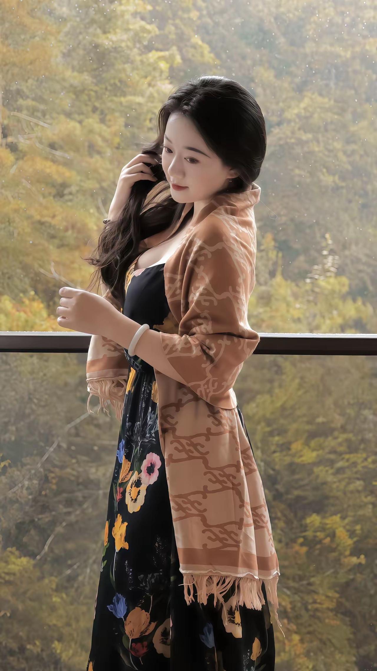 接纳缺憾，不是躺平，而是通透。愿你学会在不完美中扎根，在留白里生长，活得从容又长