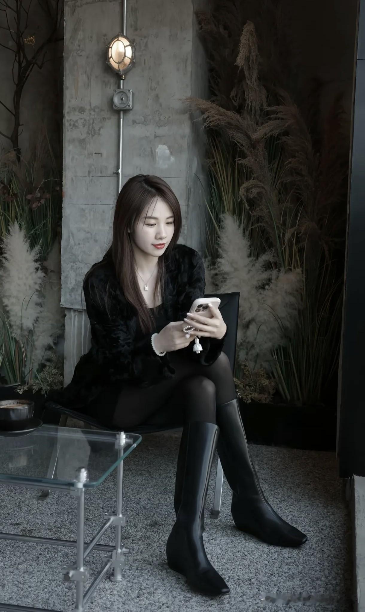 这么冷的天适合室内喝茶[玫瑰]