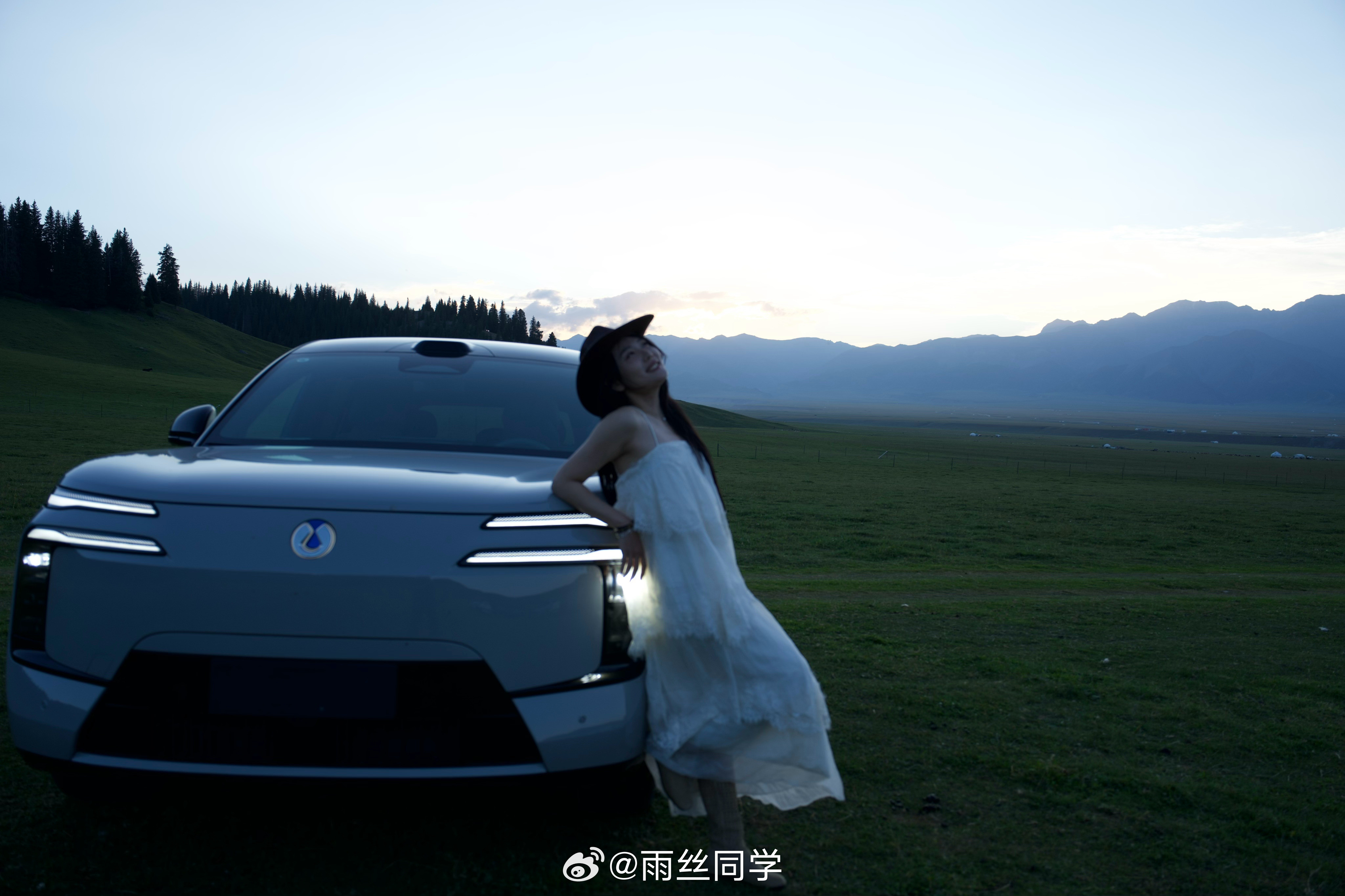 朋友们，现如今想开一家民宿可不可行啊不能天天玩了，总得发展点副业吧明天跟朋友去考