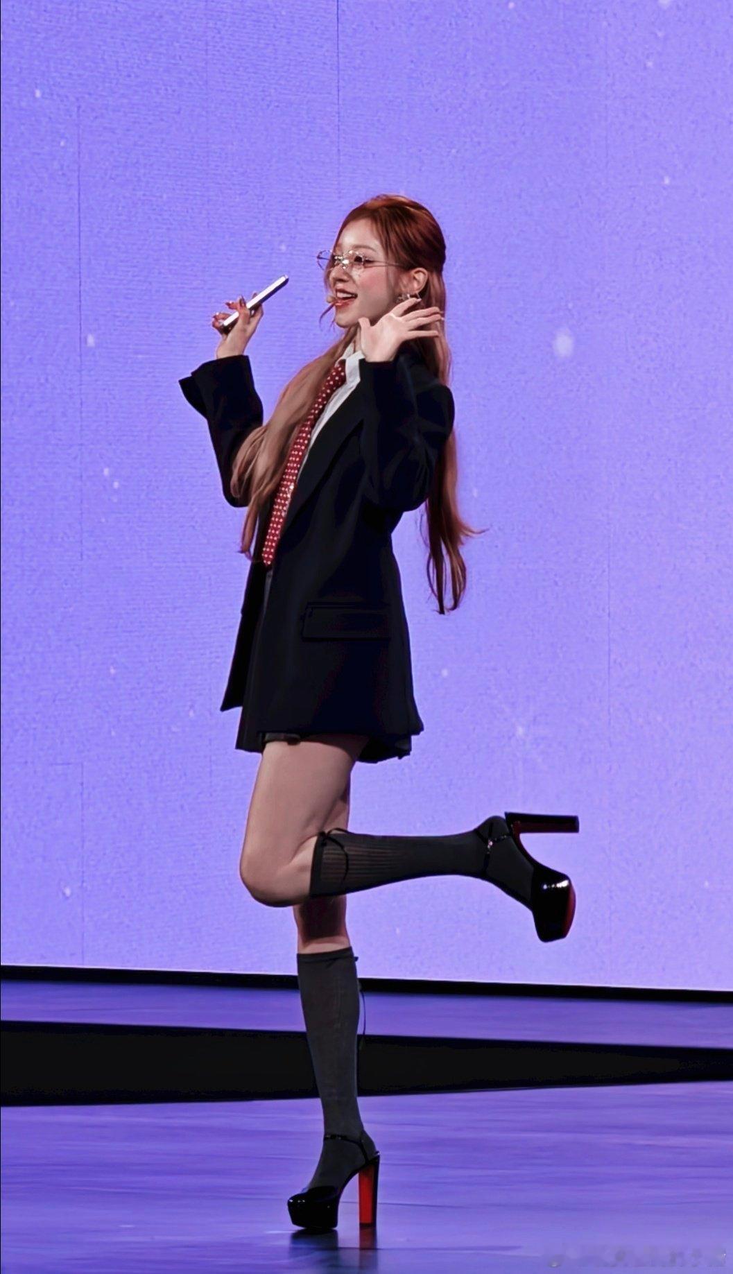 宋雨琦成都线下活动生图，八音盒里的小公主