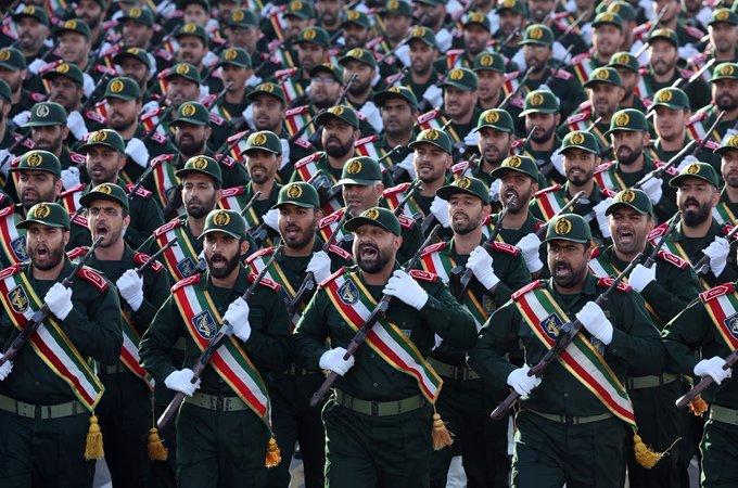 从目前伊朗军事指挥层遭受的打击情况来看，伊朗已经无法有效对各地军事力量进行指挥，