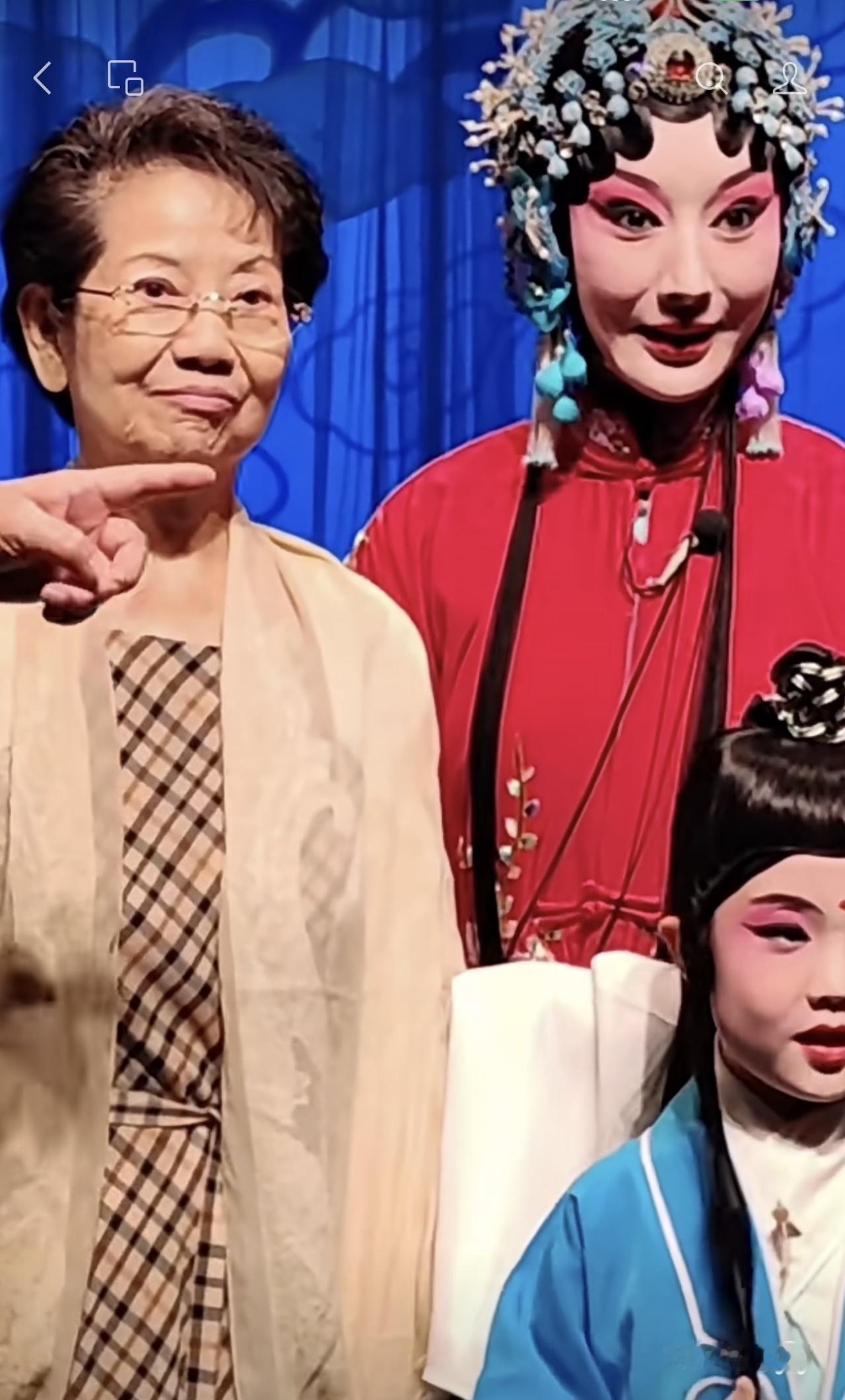 听闻李维康老师去世太让人心痛，心痛之外，更多的是意外与震惊。今年6月份，李维康与