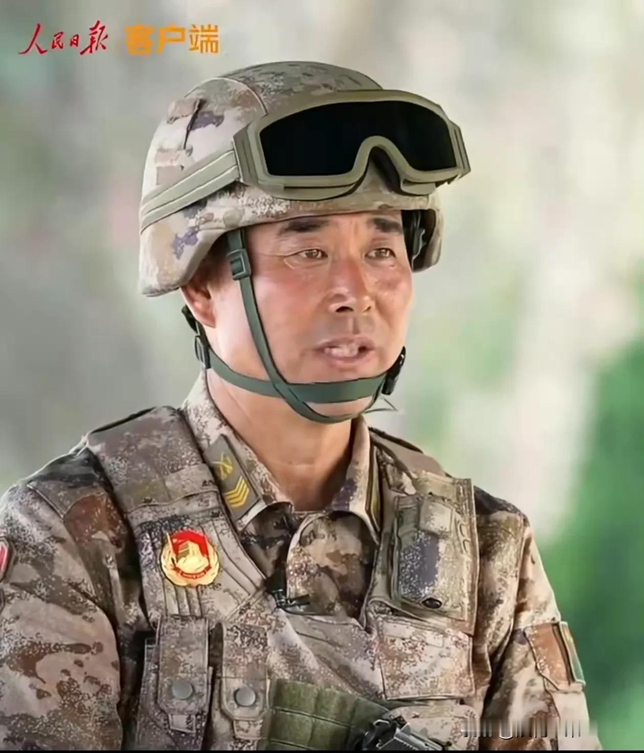 牛！牛！一级军士长“坦克兵王”丁辉从军31年参加六次阅兵！​​​这应该算是前