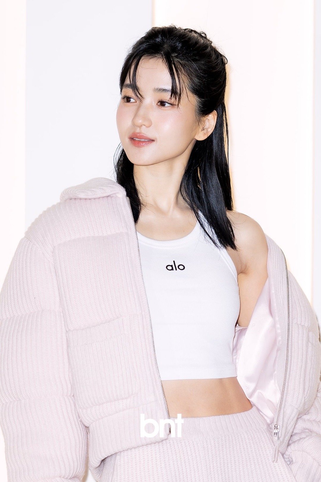 alo首尔快闪店活动的靓丽星光✨金泰梨、韩孝周、李圣经大家的身材Keep