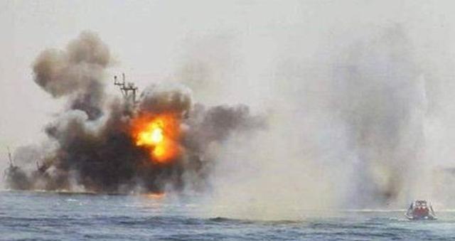 1971年，美国核潜艇携带160枚核弹头进入中国领海，中国潜艇发现后毫无犹豫地撞