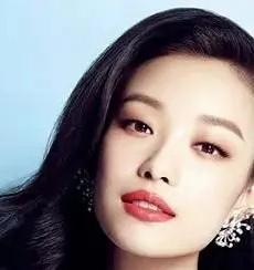 倪妮这“异性边界感”的话题又被人翻出来了！当年冯绍峰妈妈嫌弃她“不好驾驭”的传