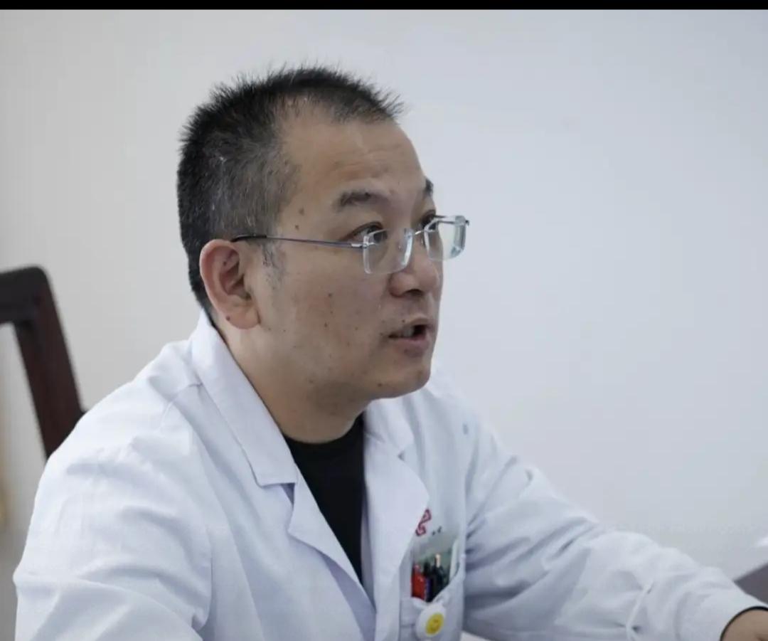 当了二十多年肝病科医生，见过太多苦难，可昨天那位安徽老乡的遭遇，还是让我红了眼。