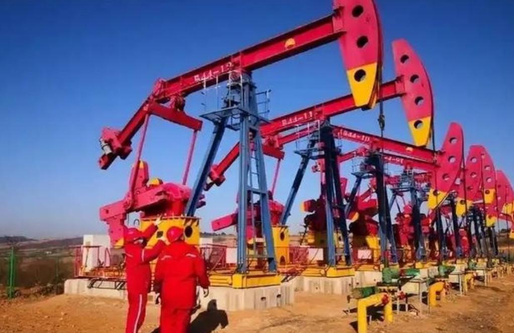 为什么中国的石油储量这么少？这么说吧，中国的石油储量极其丰富，之所以大量进口石油