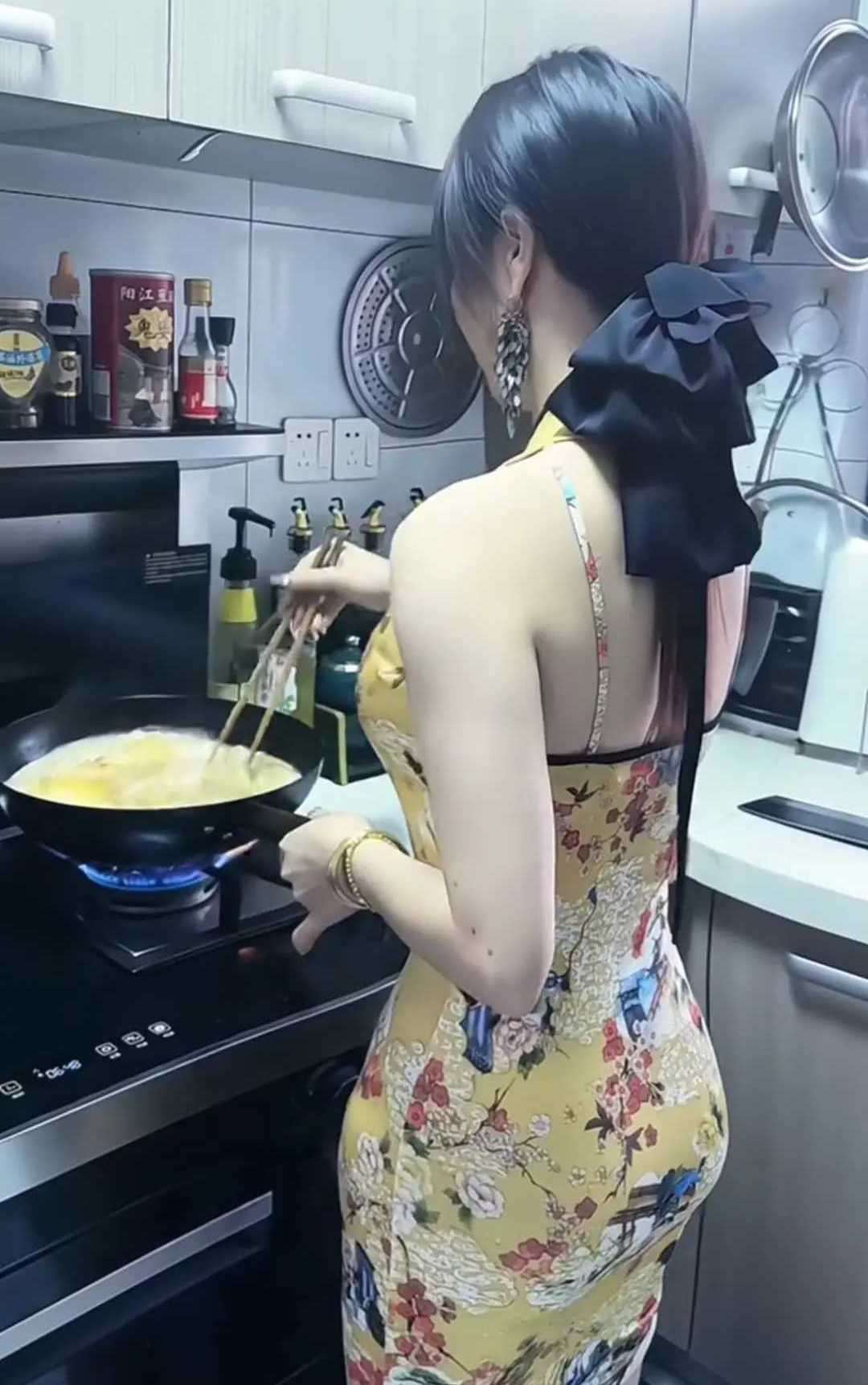 爱做家务的女人最美，大家有没有意见
