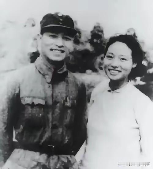 1948年，彭雪枫的遗孀林颖改嫁了，她嫁给了马列，一个不符合结婚条件的青年军官，