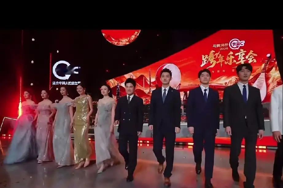 与辉同行去年一年销售200多亿相当于胖东来的全年GDP，如果没有去辉化，那么这